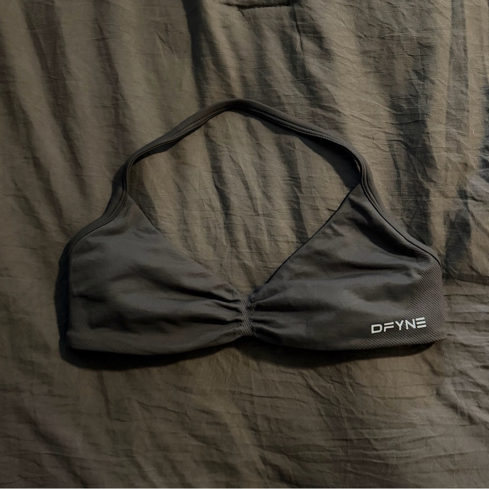 DFYNE impact strappy bra